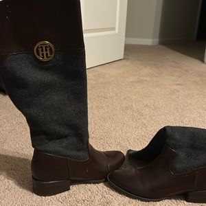 Tommy Hilfiger boots size 8 two tone.